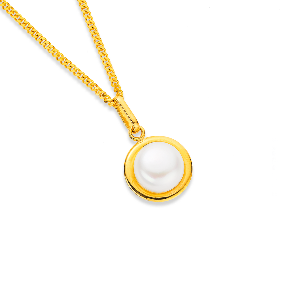 Freshwater Pearl Strand Necklace in 9ct Yellow Gold